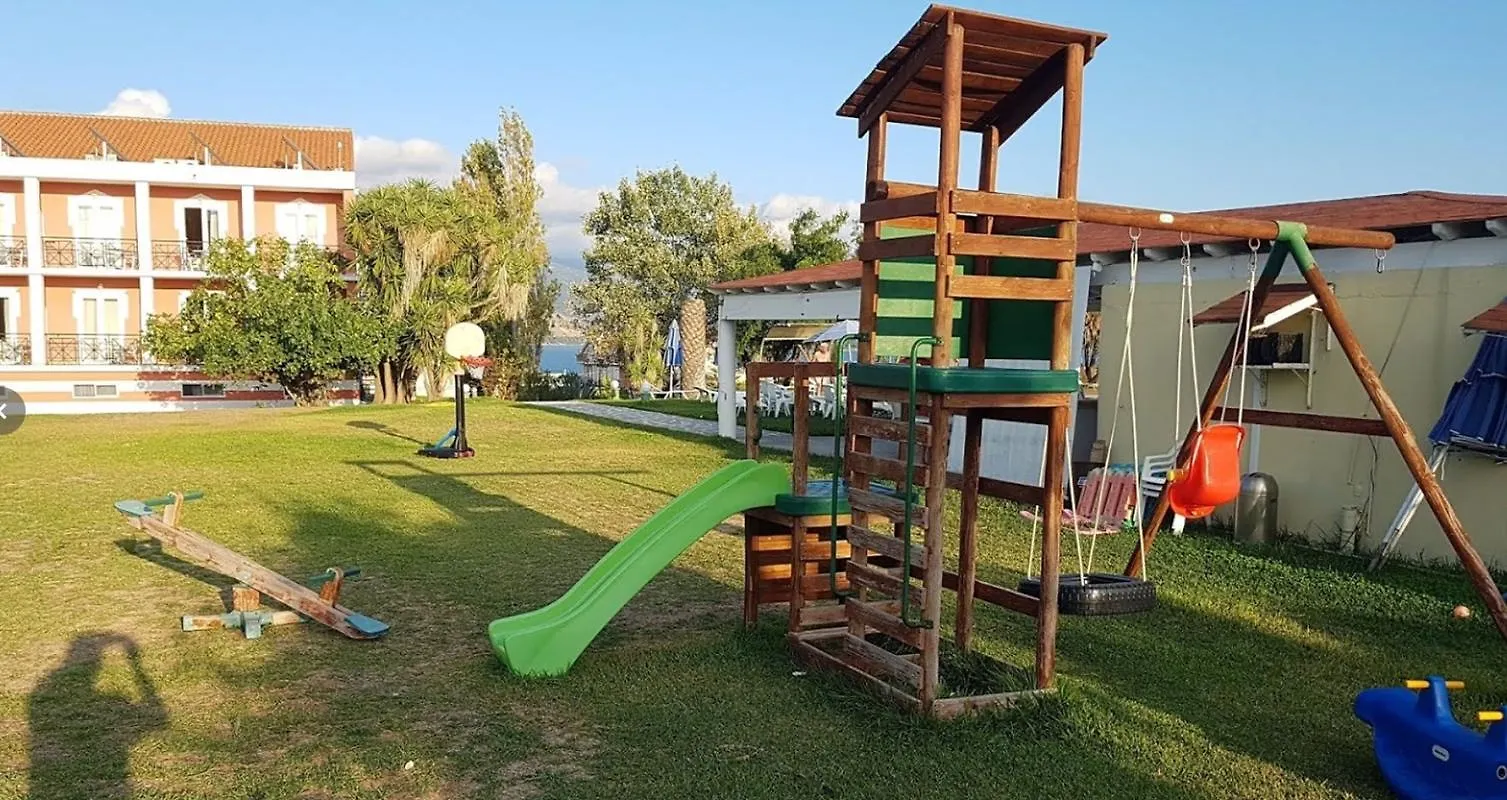 ליקסורי Palatino Hotel
