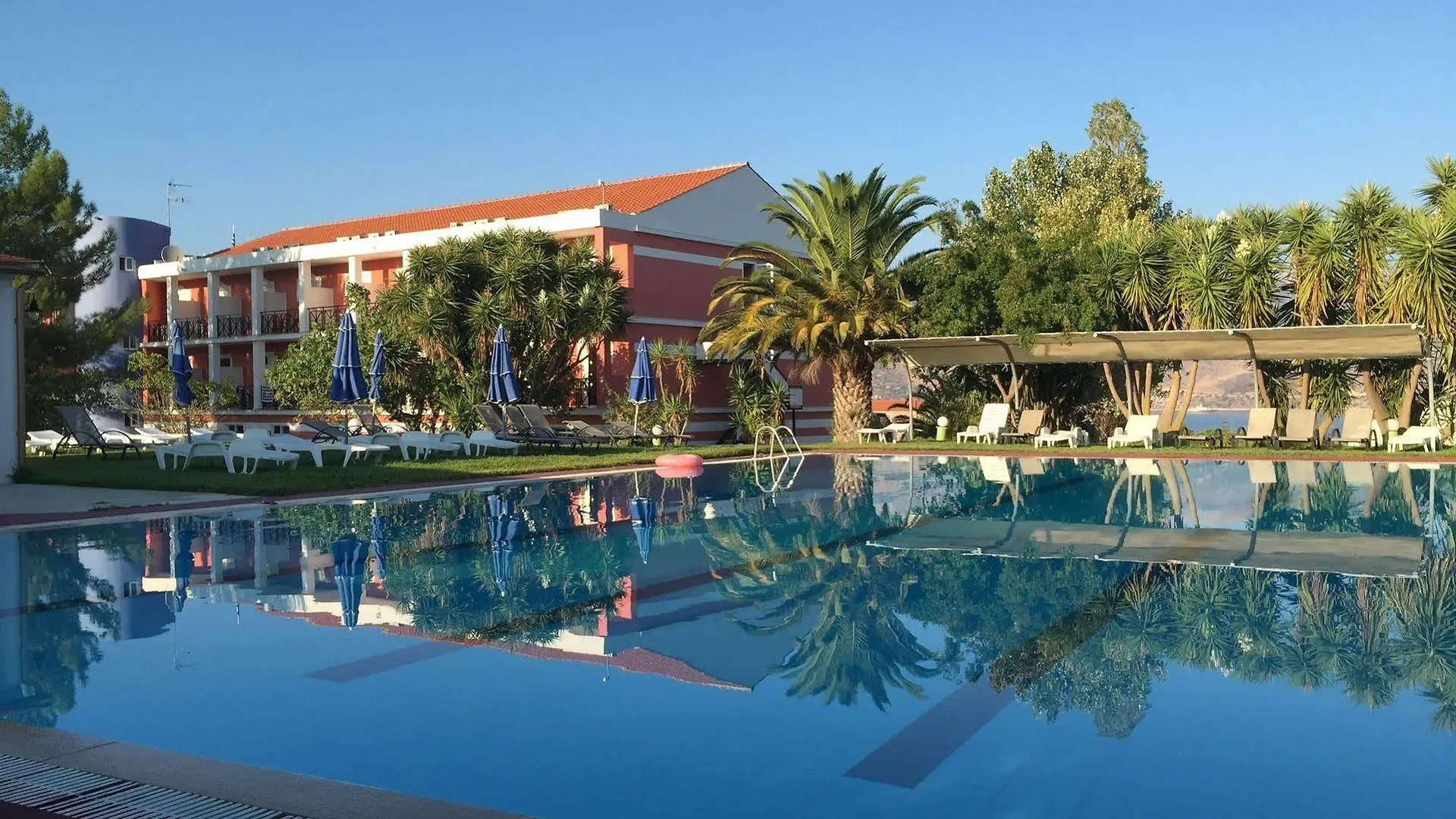 ליקסורי Palatino Hotel